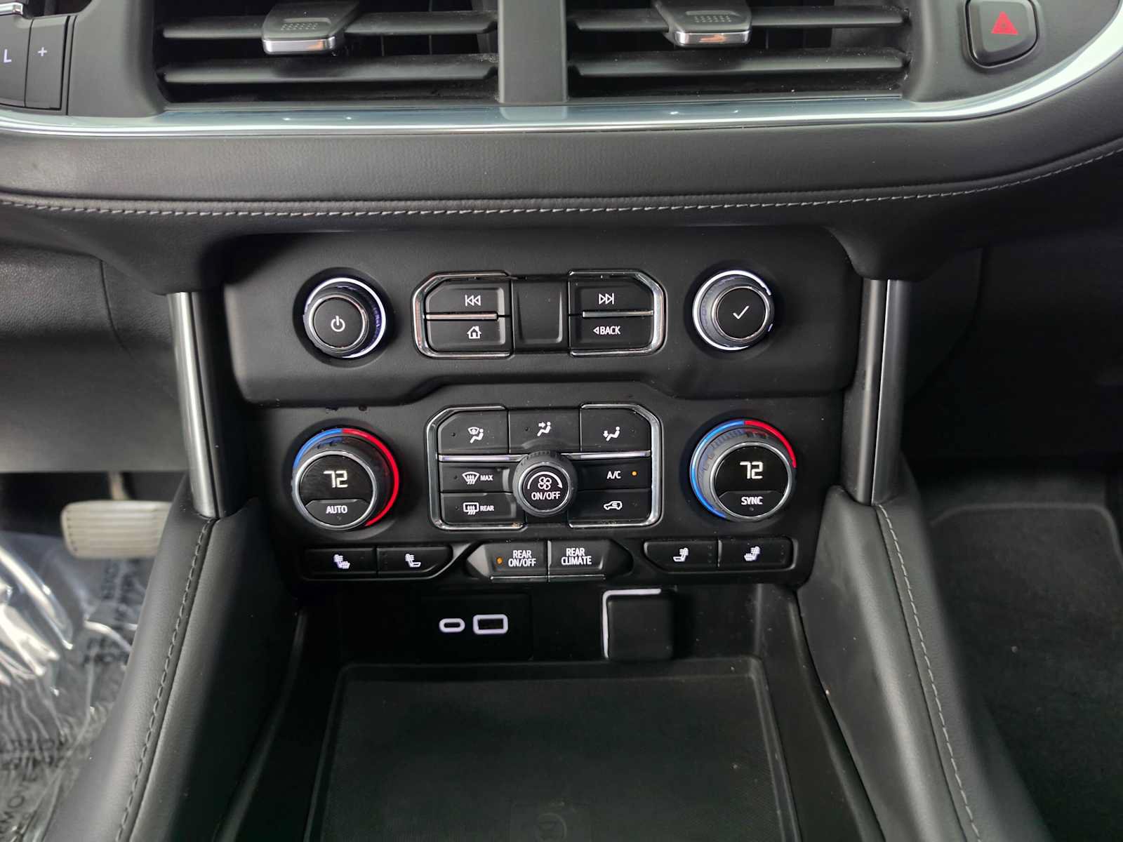 Used 2022 Chevrolet Tahoe Z71 w/ Z71 Off-Road Package AWD/4WD image 30