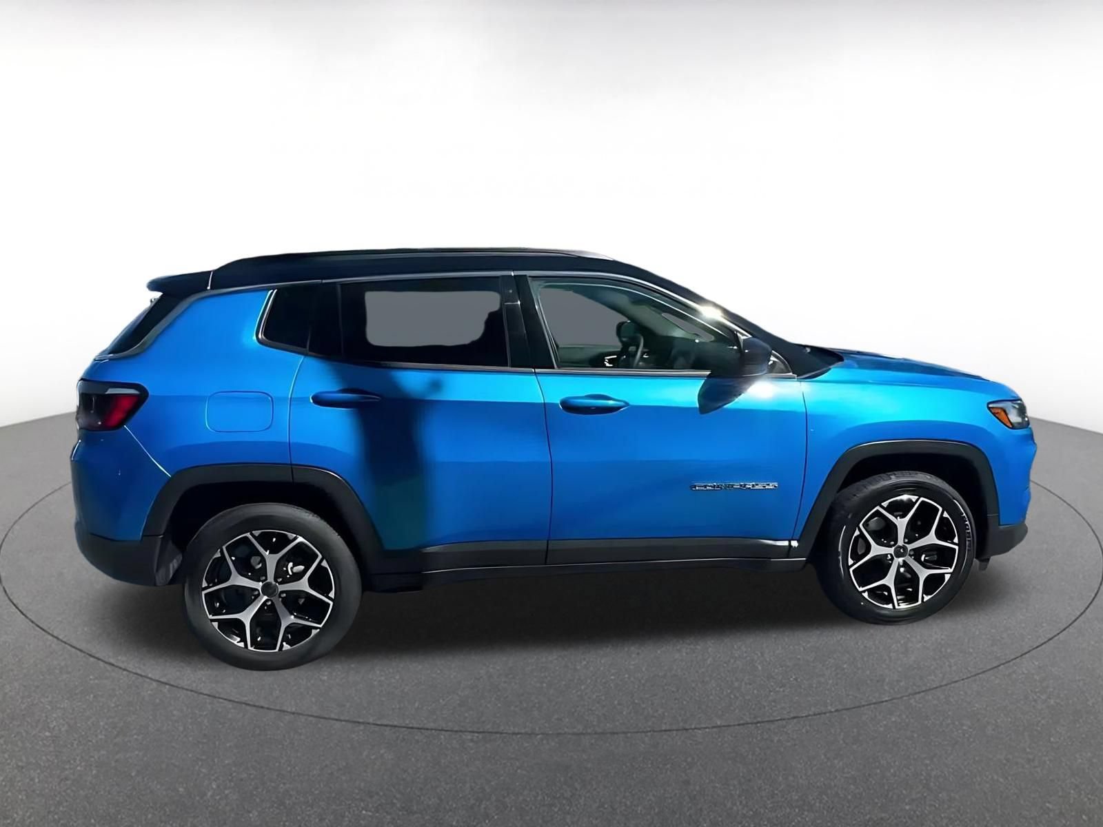Used 2025 Jeep Compass Limited AWD/4WD image 15