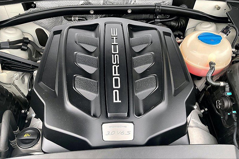 Used 2017 Porsche Macan S image 31