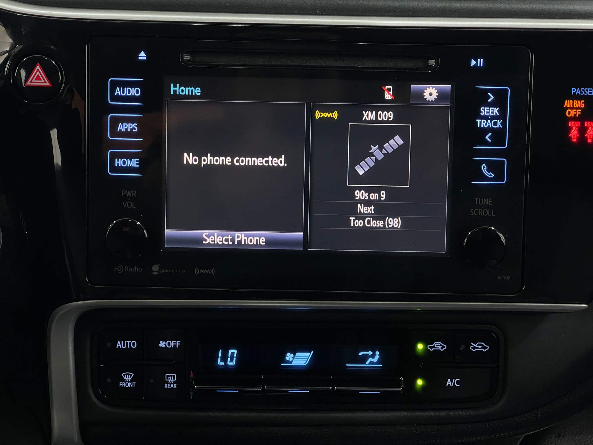 Used 2019 Toyota Corolla XLE w/ Carpet Mat Package (TMS) image 23