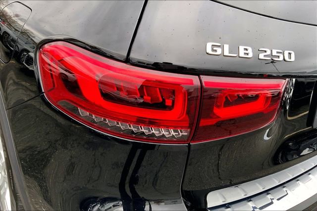 Certified 2022 Mercedes-Benz GLB 250 4MATIC image 25