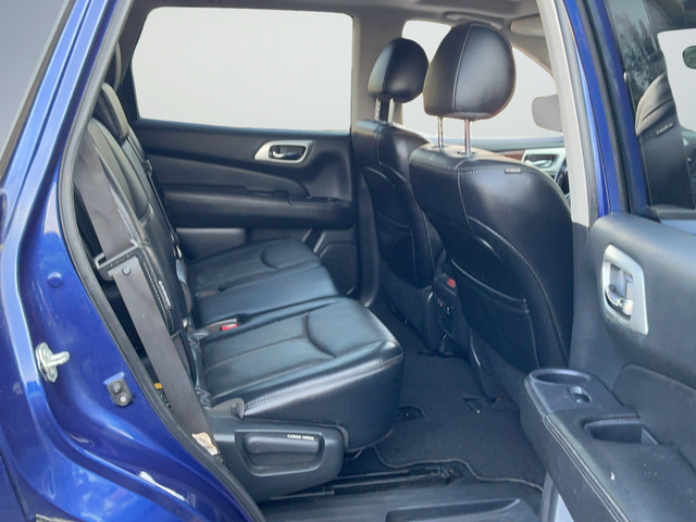 Used 2019 Nissan Pathfinder Platinum FWD image 22