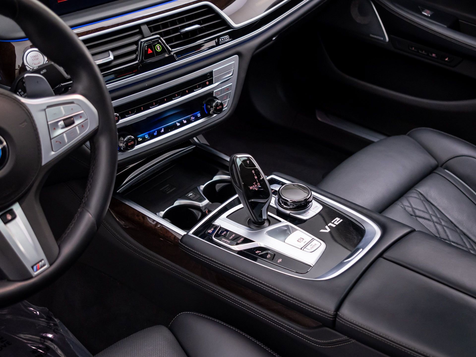 Used 2022 BMW M760i xDrive image 12