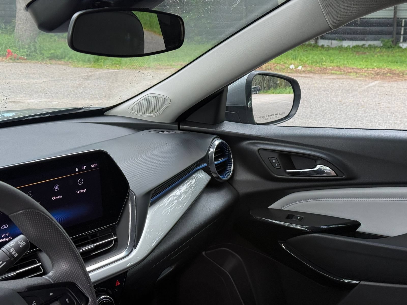 Used 2025 Chevrolet Trax LT FWD image 31