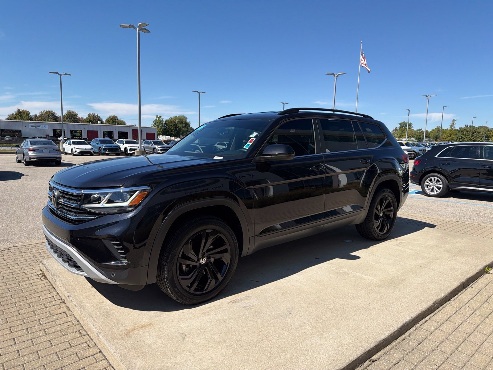 Certified 2023 Volkswagen Atlas SE AWD/4WD image 6