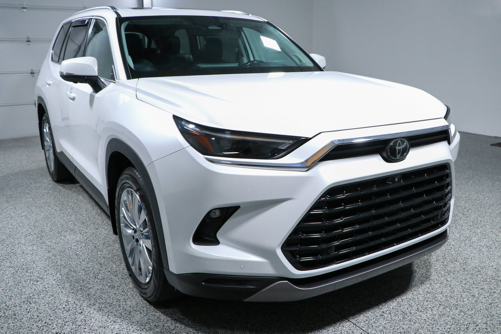 Used 2024 Toyota Grand Highlander AWD image 5