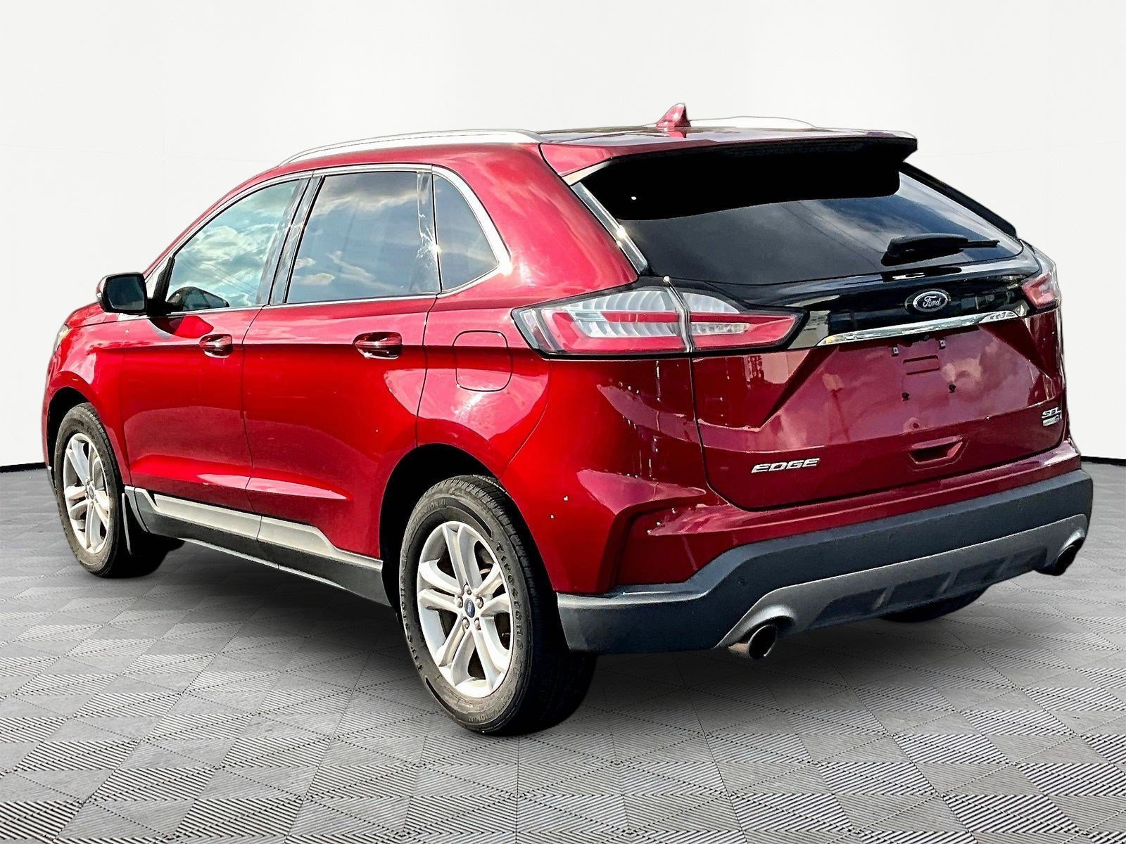 Used 2019 Ford Edge SEL w/ Equipment Group 201A AWD/4WD image 4