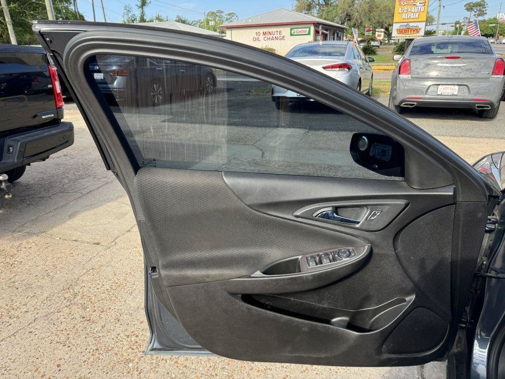 Used 2021 Chevrolet Malibu RS FWD image 12