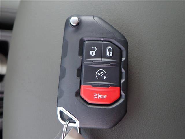 New 2025 Jeep Gladiator Mojave w/ Safety Group image 25