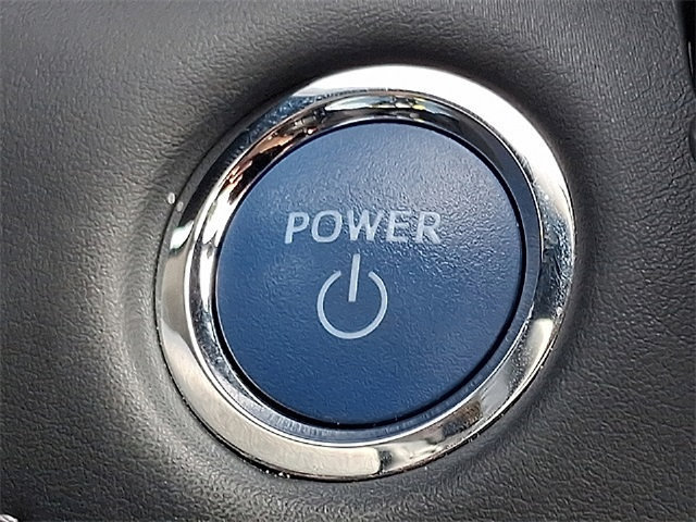 Used 2022 Toyota Highlander XLE AWD/4WD image 23