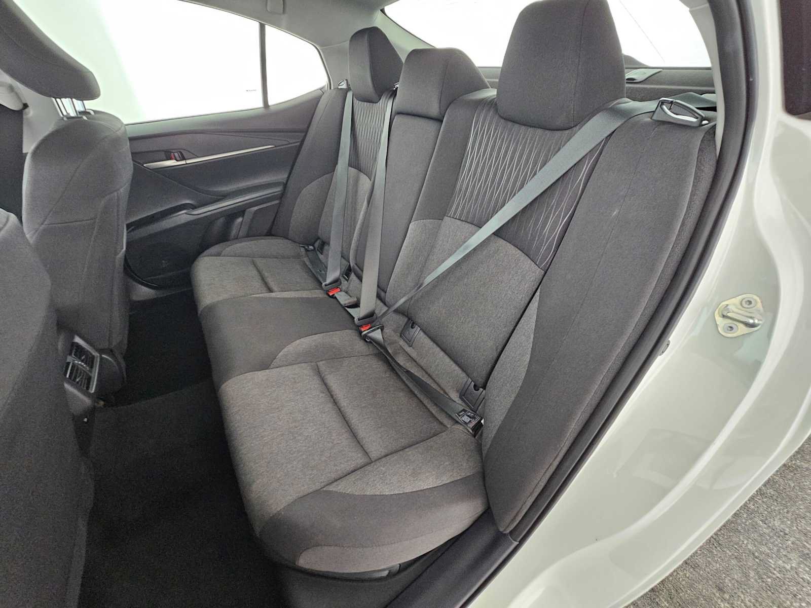 Used 2025 Toyota Camry LE FWD image 17