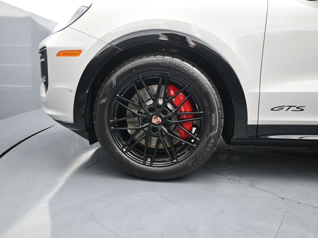 New 2026 Porsche Cayenne GTS image 6