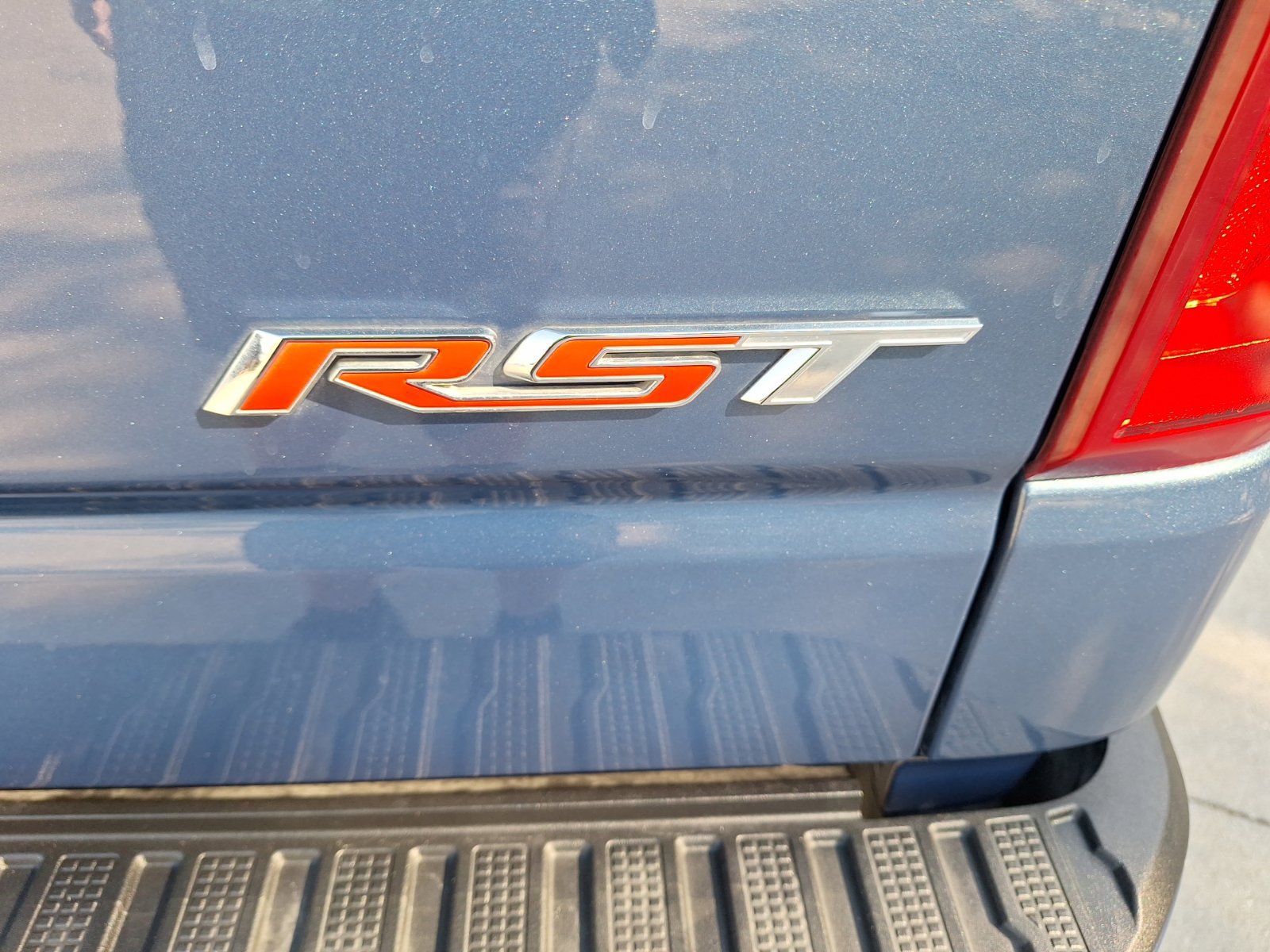Used 2024 Chevrolet Silverado 1500 RST AWD/4WD image 12