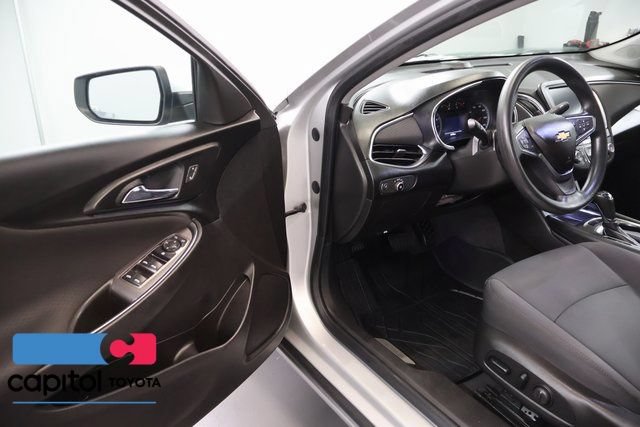 Used 2018 Chevrolet Malibu LT FWD image 8