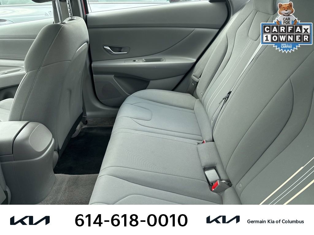 Used 2023 Hyundai Elantra SEL w/ Preferred Accessory Package FWD image 10