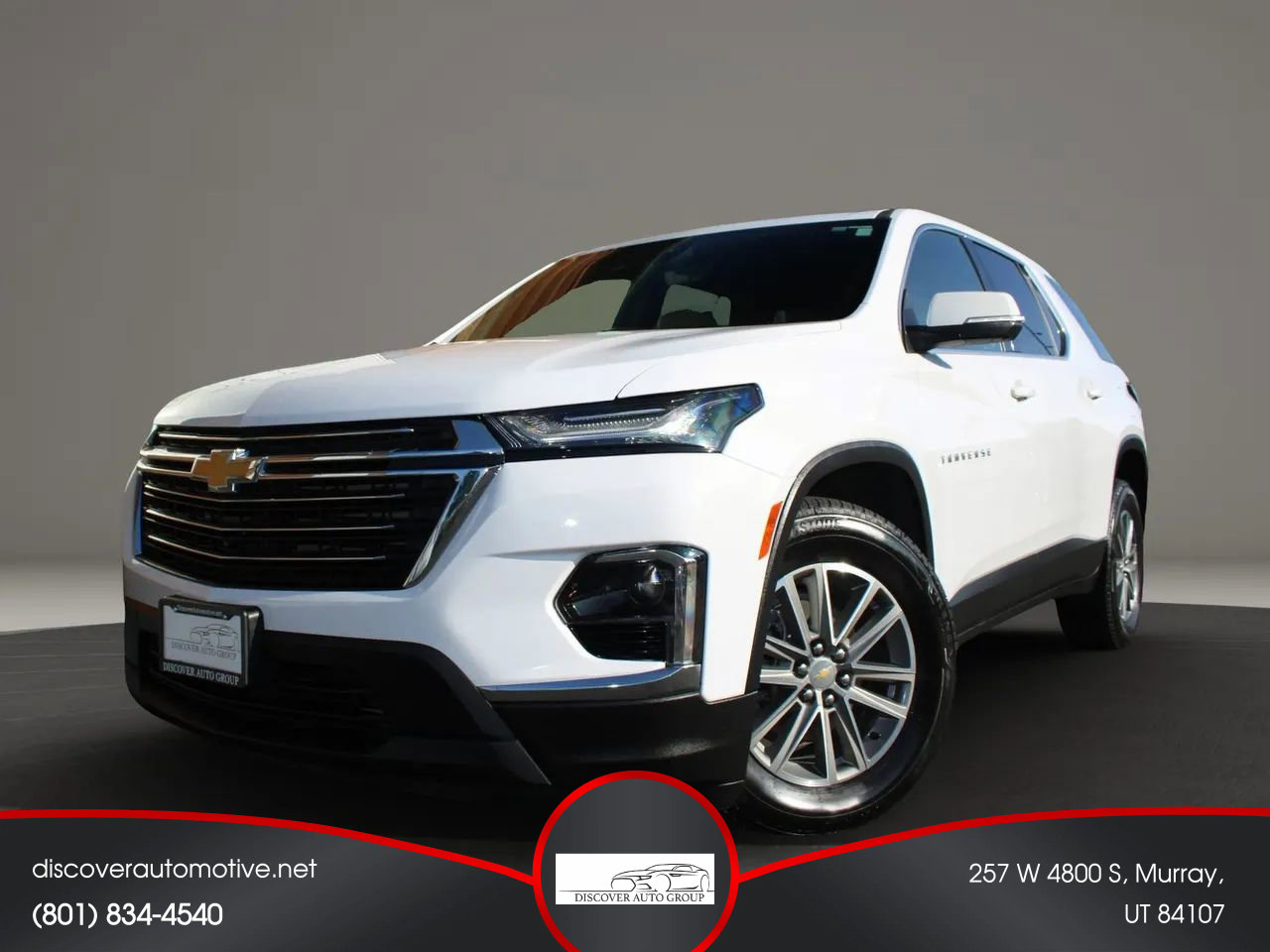 Used 2023 Chevrolet Traverse LT w/ Rear Camera Mirror Package image 1