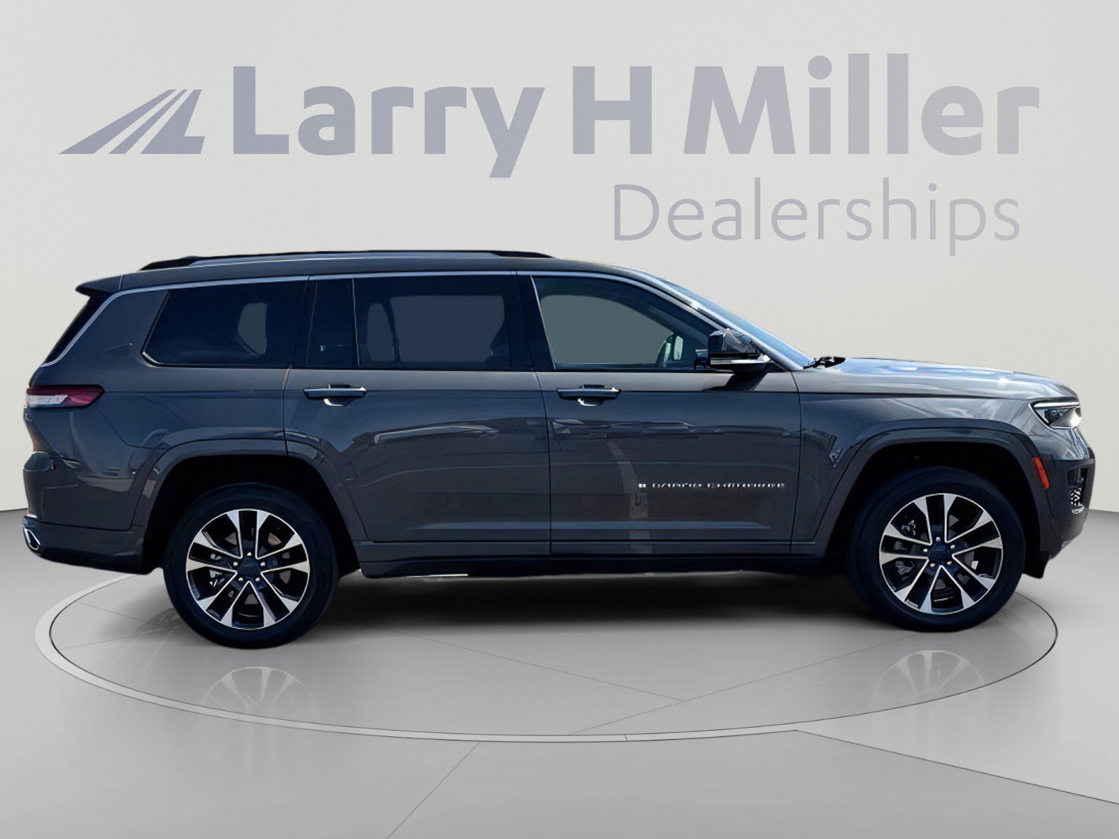 Used 2023 Jeep Grand Cherokee L Overland AWD/4WD image 6