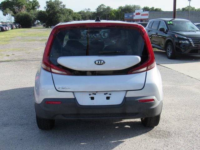 Used 2020 Kia Soul LX FWD image 4