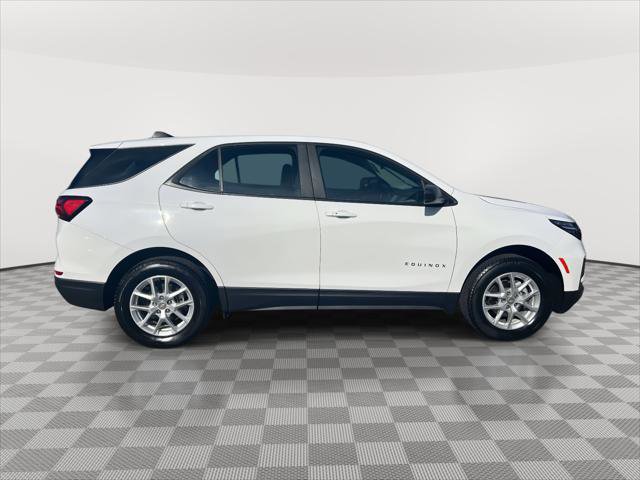 Used 2023 Chevrolet Equinox LS image 4