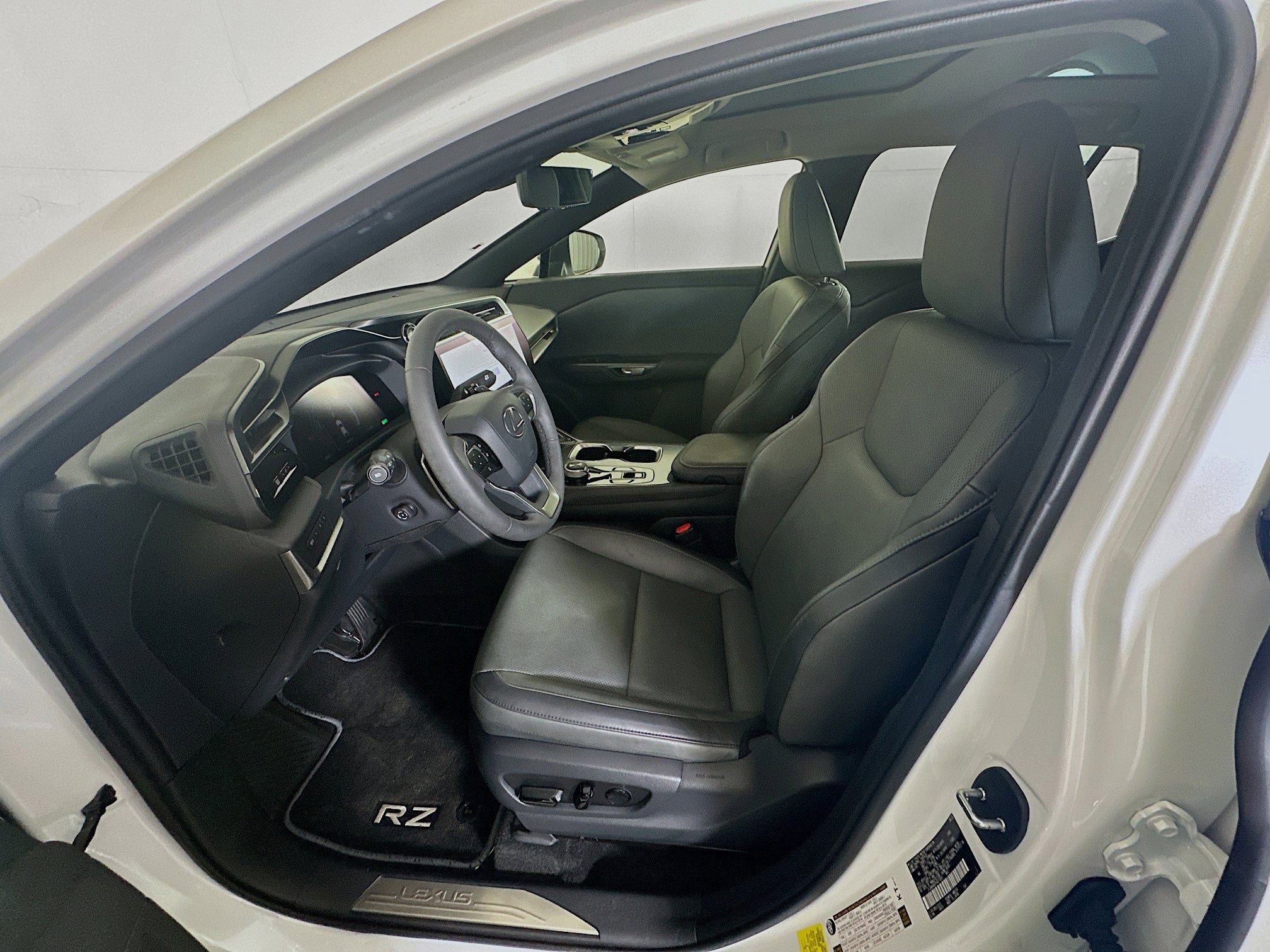 Used 2023 Lexus RZ 450e Premium w/ Technology Package image 13