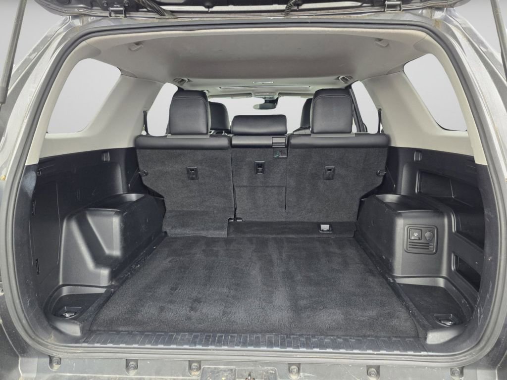 Used 2020 Toyota 4Runner SR5 Premium w/ Moonroof Package AWD/4WD image 29