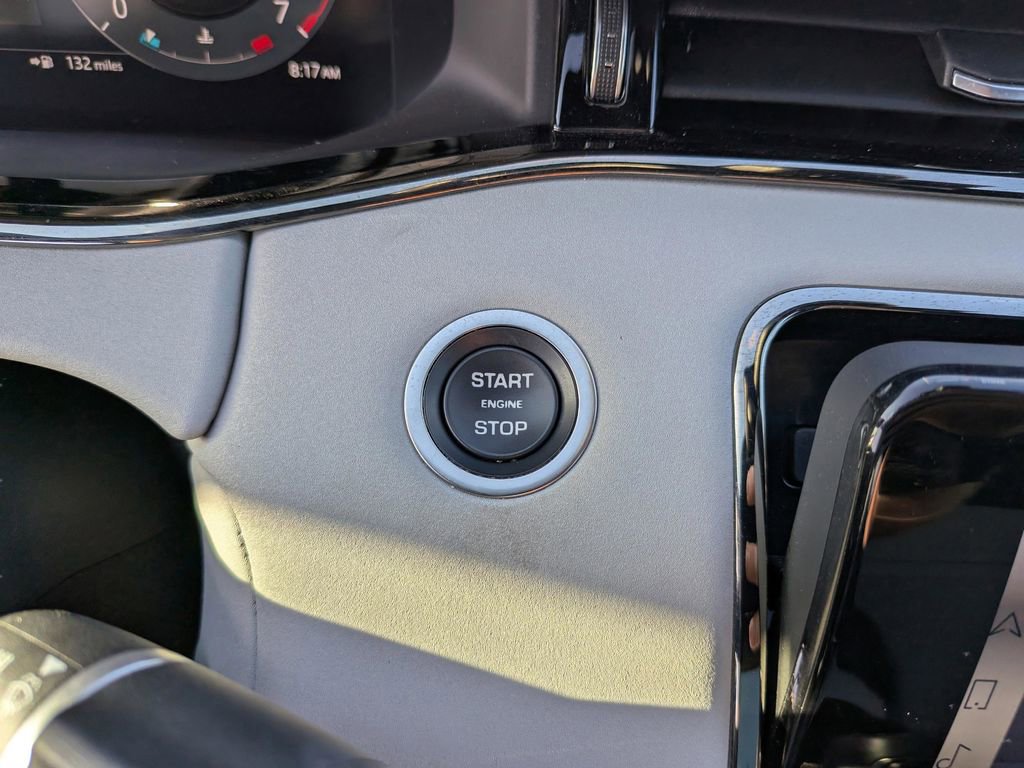 Used 2023 Land Rover Range Rover Evoque R-Dynamic SE image 25