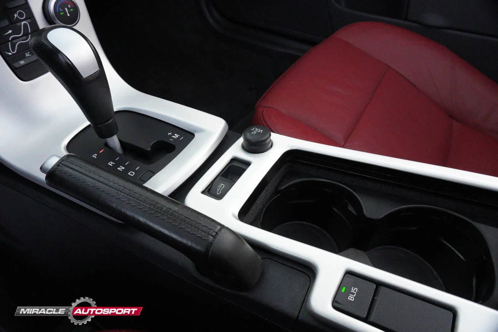 Used 2012 Volvo C70 T5 w/ Dynamic Trim Pkg image 40