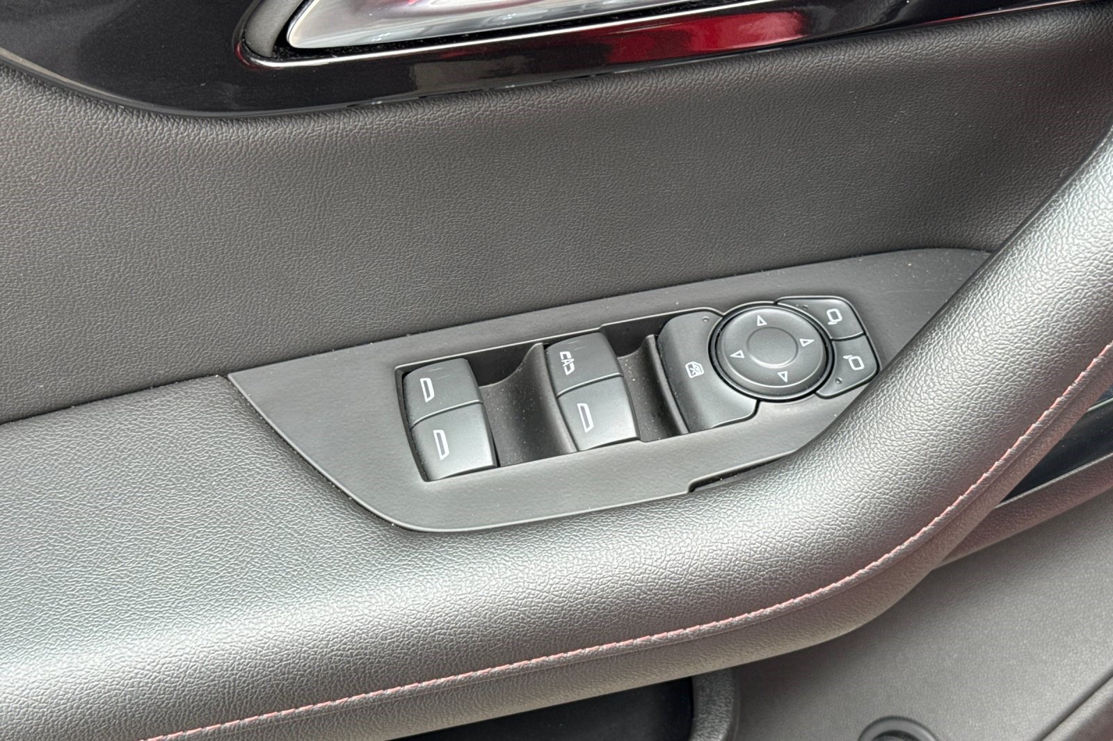 Used 2022 Chevrolet Blazer RS w/ Enhanced Convenience Package FWD image 13