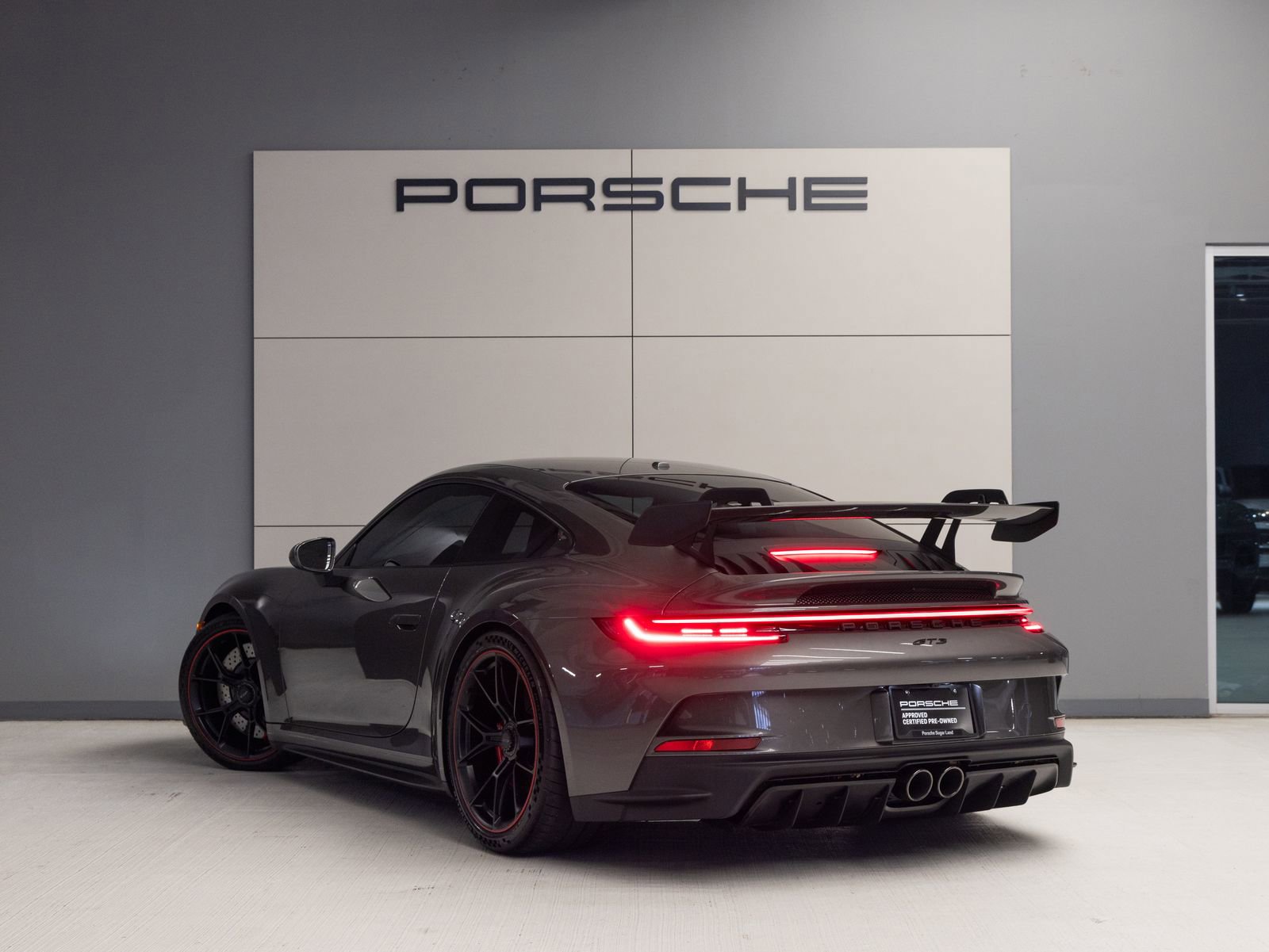 Certified 2022 Porsche 911 GT3 RWD image 3