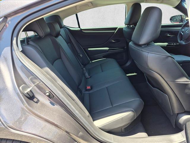 Used 2025 Lexus ES 300h w/ Premium Package FWD image 17