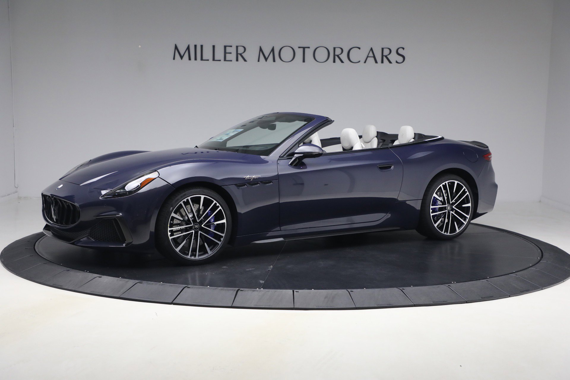 New 2026 Maserati GranCabrio Trofeo AWD/4WD image 1