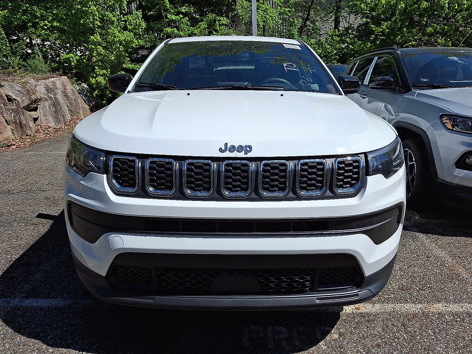 Certified 2025 Jeep Compass Sport AWD/4WD image 2