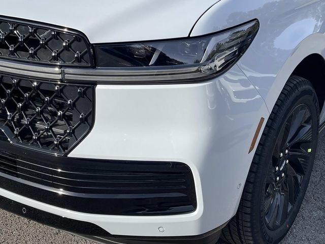 New 2025 Lincoln Navigator Reserve w/ Jet Appearance Package image 9