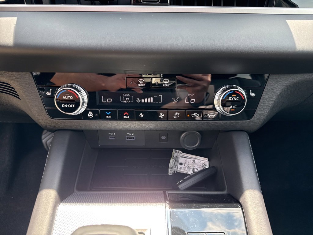 New 2025 Mitsubishi Outlander SEL image 29