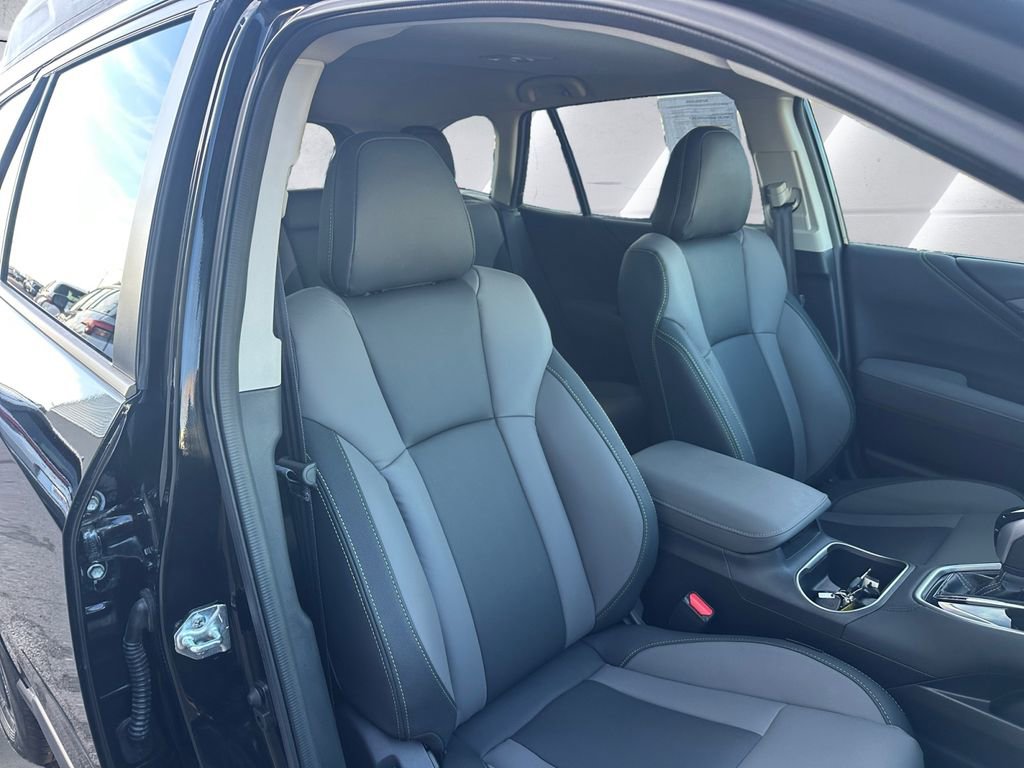 Used 2025 Subaru Outback Onyx Edition image 14