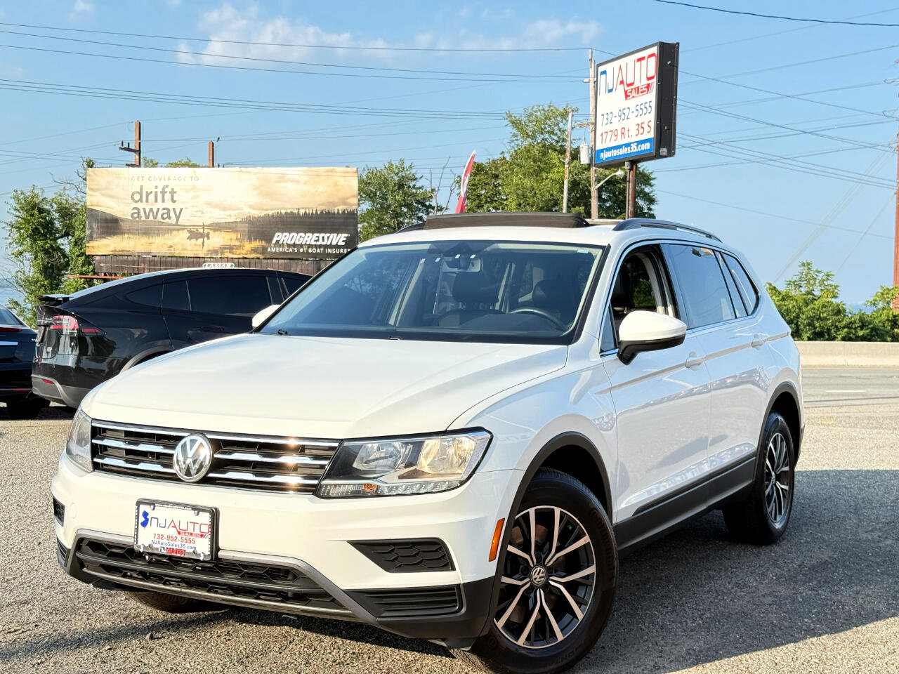 Used 2019 Volkswagen Tiguan SE w/ Panoramic Sunroof Package image 97