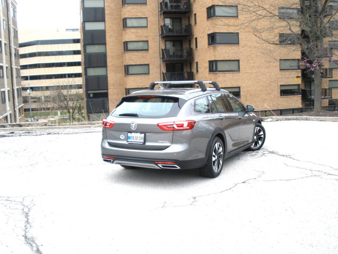 Used 2019 Buick Regal Essence w/ Driver Confidence Package I AWD/4WD image 17