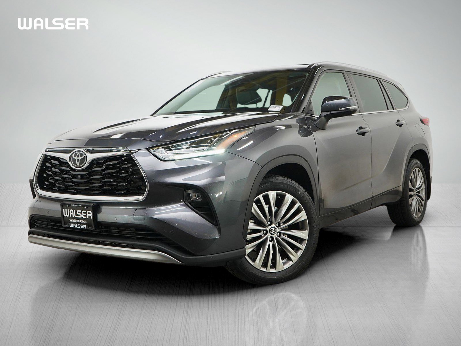 Used 2021 Toyota Highlander Platinum AWD/4WD image 1