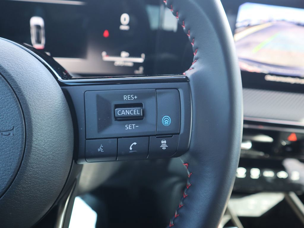 Used 2025 Nissan Kicks SR image 18