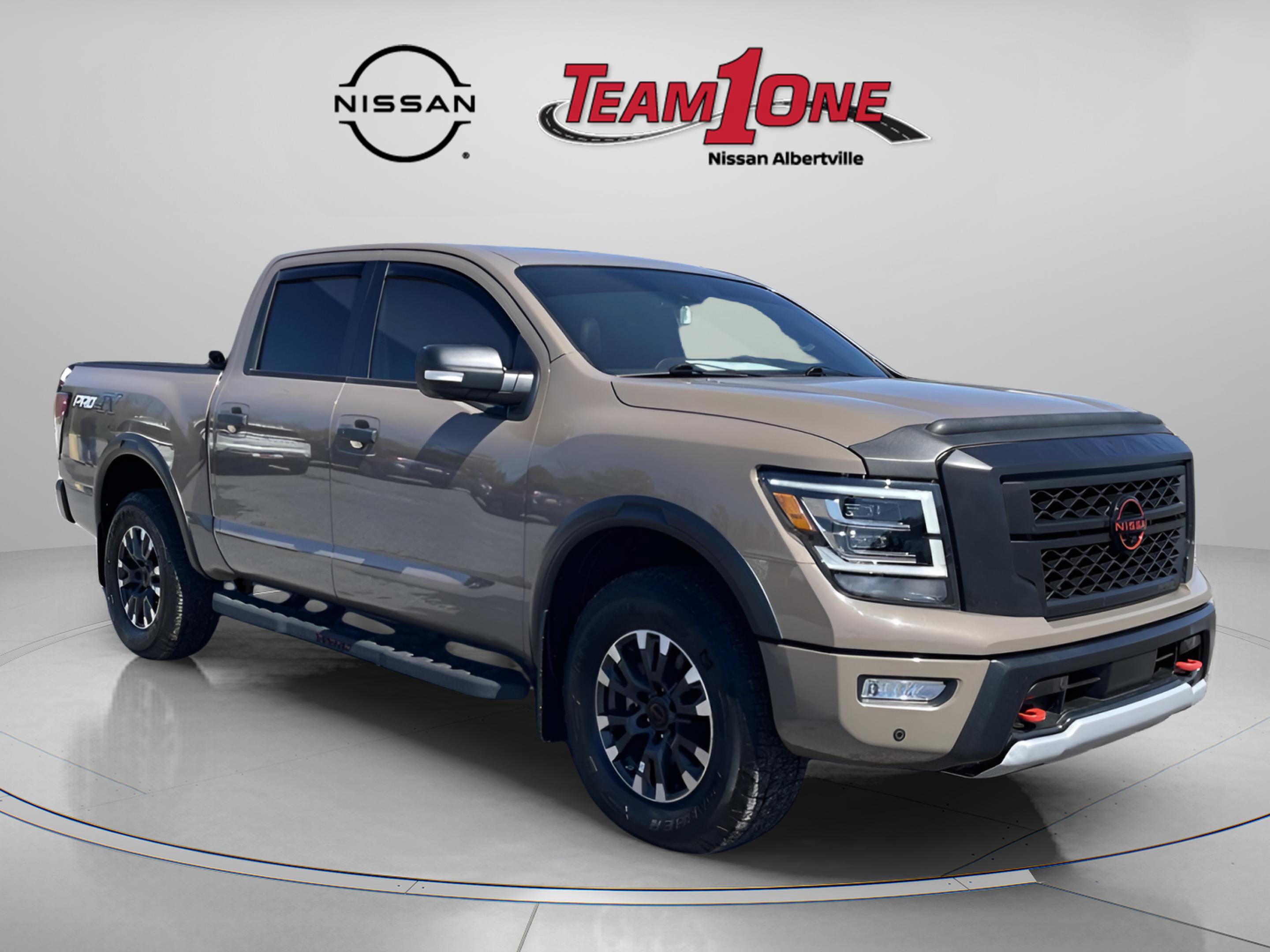 Used 2024 Nissan Titan PRO-4X w/ Pro-4x Convenience Package image 2