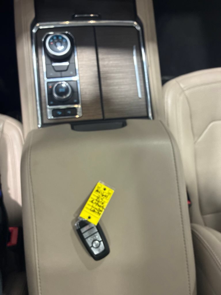 Used 2024 Ford Expedition Limited AWD/4WD image 19