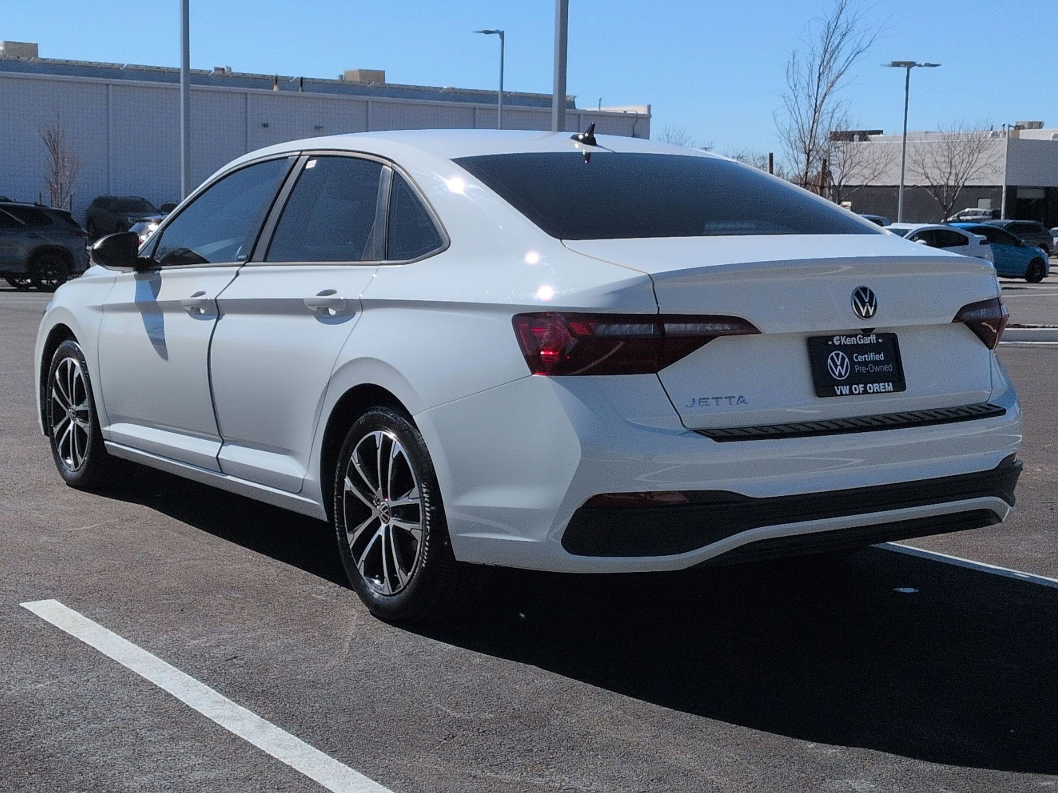 Used 2023 Volkswagen Jetta Sport image 9