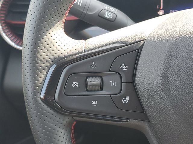 Certified 2025 Chevrolet Trax RS w/ Driver Confidence Package FWD image 21