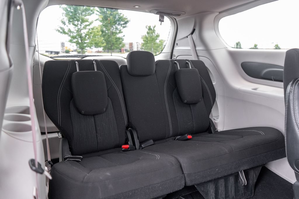 Used 2023 Chrysler Voyager LX FWD image 15