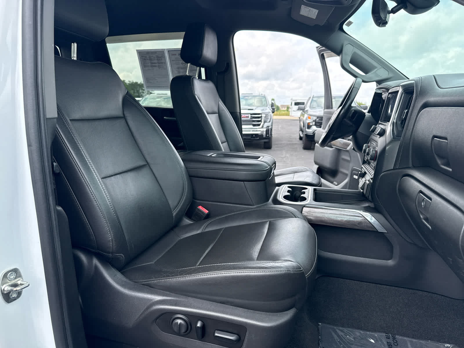 Certified 2020 Chevrolet Silverado 2500 LTZ w/ LTZ Premium Package AWD/4WD image 26