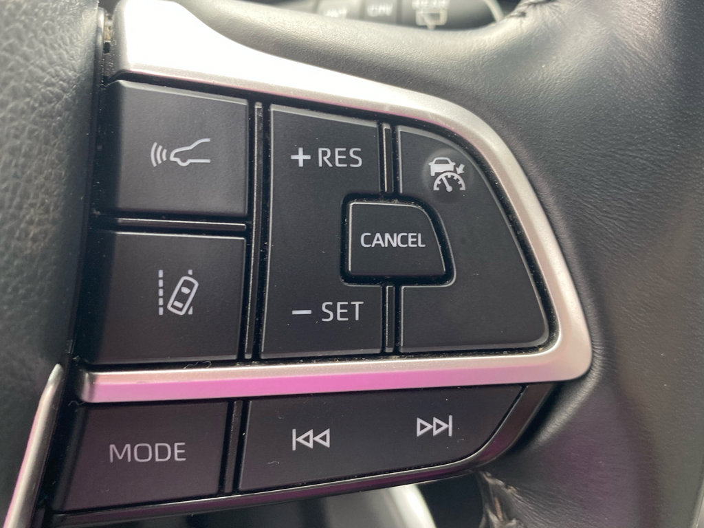 Used 2023 Toyota Highlander XLE image 24