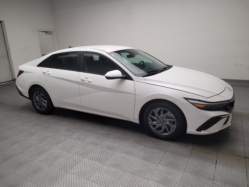 Used 2024 Hyundai Elantra SEL FWD image 11