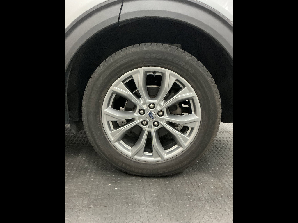 Used 2021 Ford Explorer XLT w/ Equipment Group 202A AWD/4WD image 40