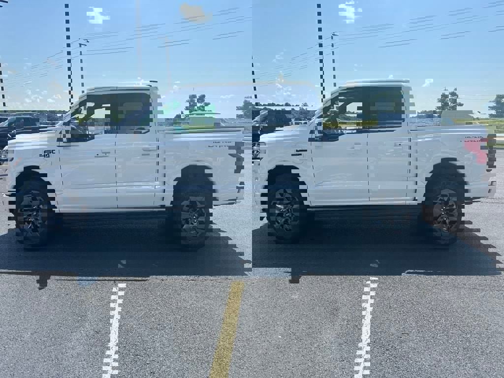 New 2025 Ford F150 Lightning Lariat w/ Max Trailer Tow Package image 32