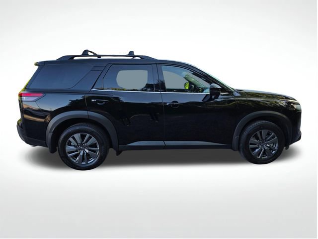 Used 2024 Nissan Pathfinder SV w/ SV Premium Package image 10